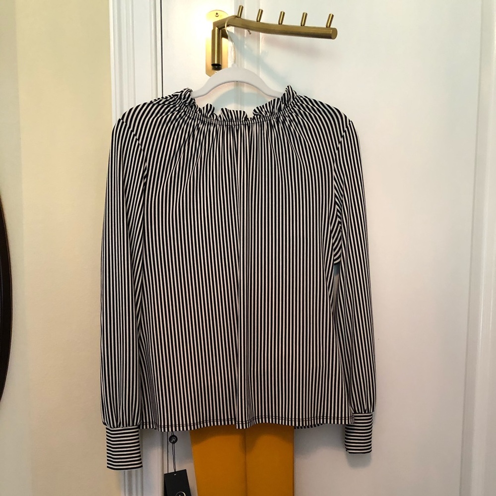 Adrianna Papell black n white shirt